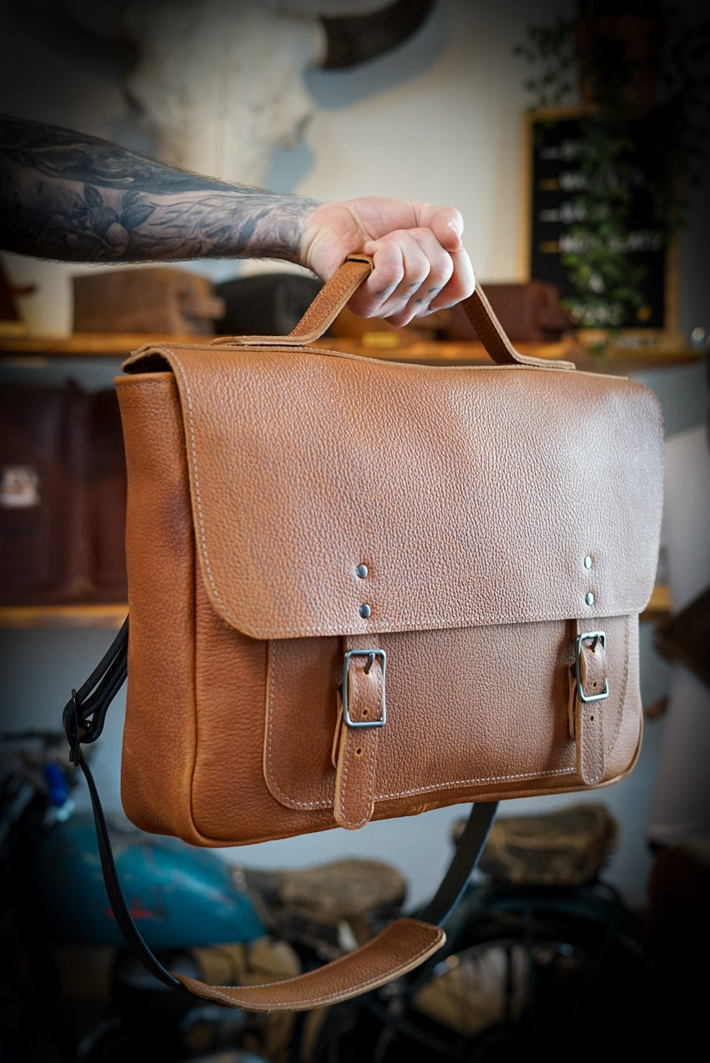 Mens tan messenger clearance bag