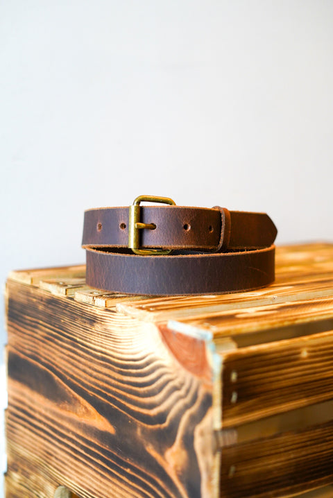 1 1/4" (Water Buffalo Belt: Medium Brown + Brushed Brass Hardware)