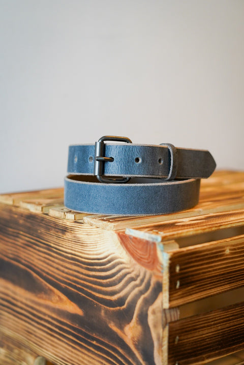 1 1/4" (Water Buffalo Belt: Midnight Smoke + Gunmetal Hardware)