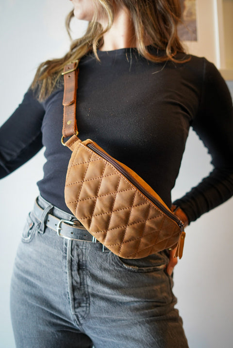 Fanny Pack: (Diamond Stitch "Crazyhorse" Brown)