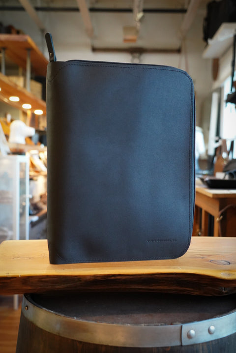 Padfolio (Flat Black + Dark Amber Harness)