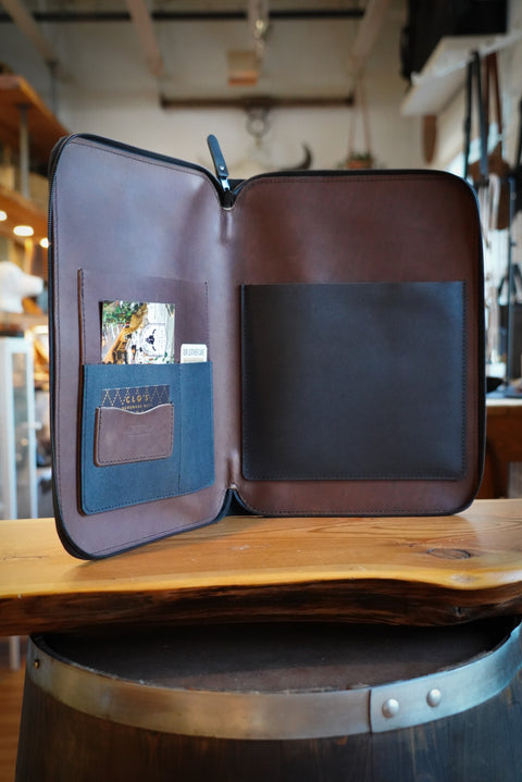 Padfolio (Flat Black + Dark Amber Harness)