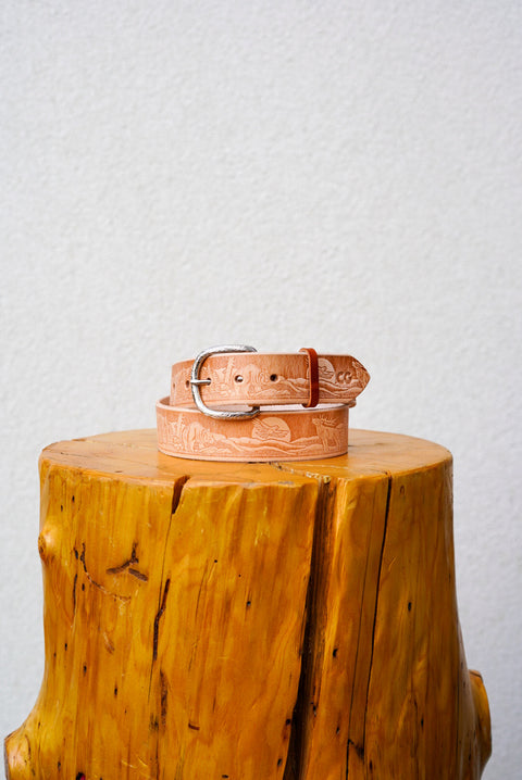 1.5" (Wildlife Embossed Veg Tan Belt + Western Buckle)